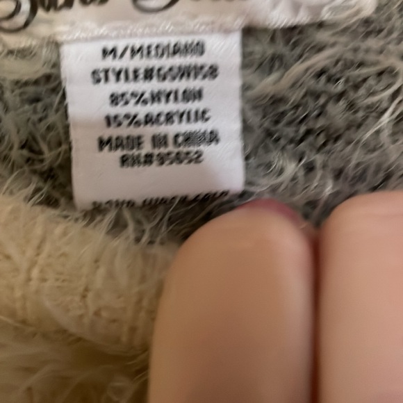 Sans Souci Sweater in Cream with Floral Design medium - Picture 5 of 6